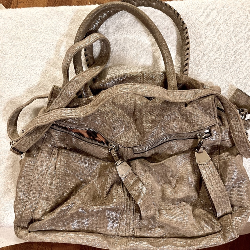 B Makowsky Metallic leather purse